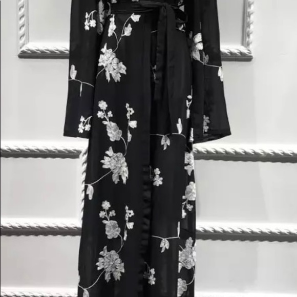 Long Floral long robe black white small- medium - Picture 3 of 4
